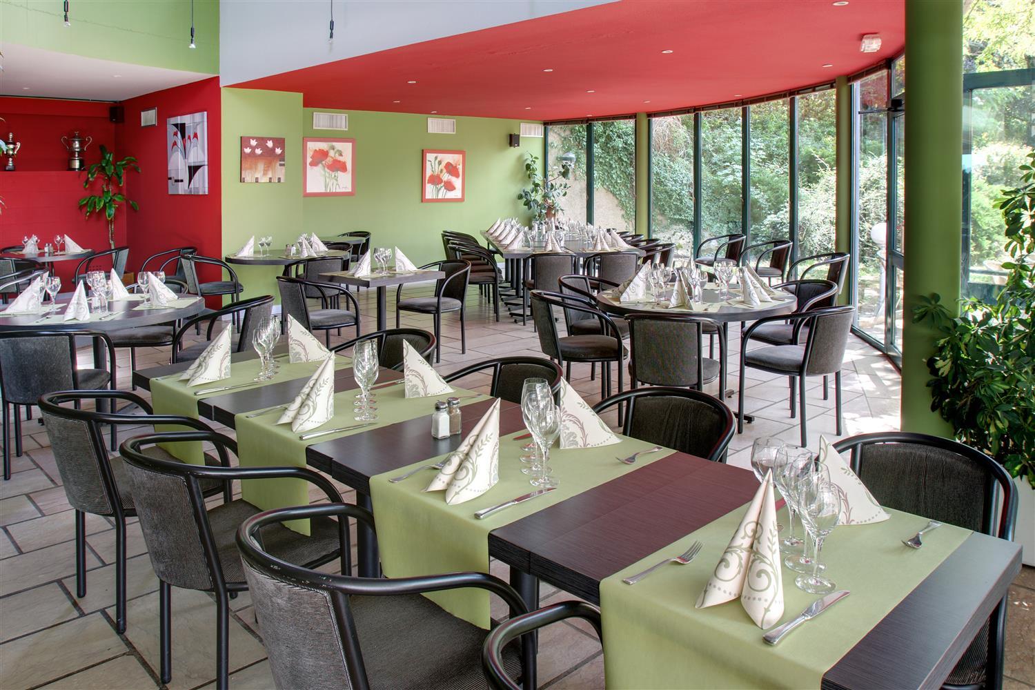 Best Western Golf D'Albon Exterior foto